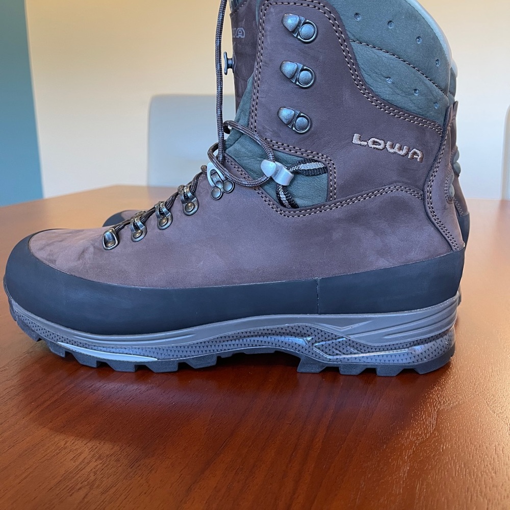 Lowa Baffin Pro LL II German Handmade Boots